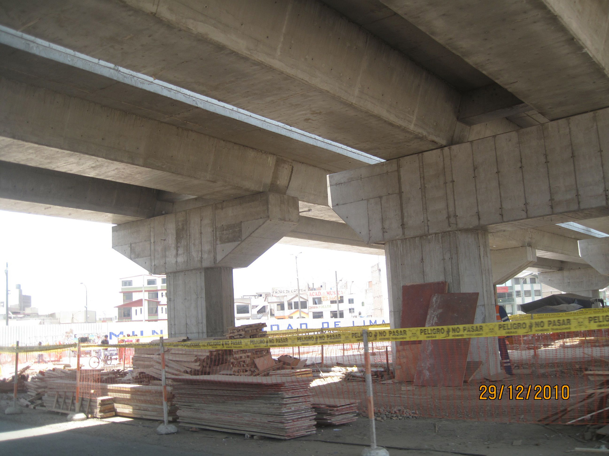 Foto estructura Viaducto tren eléctrico